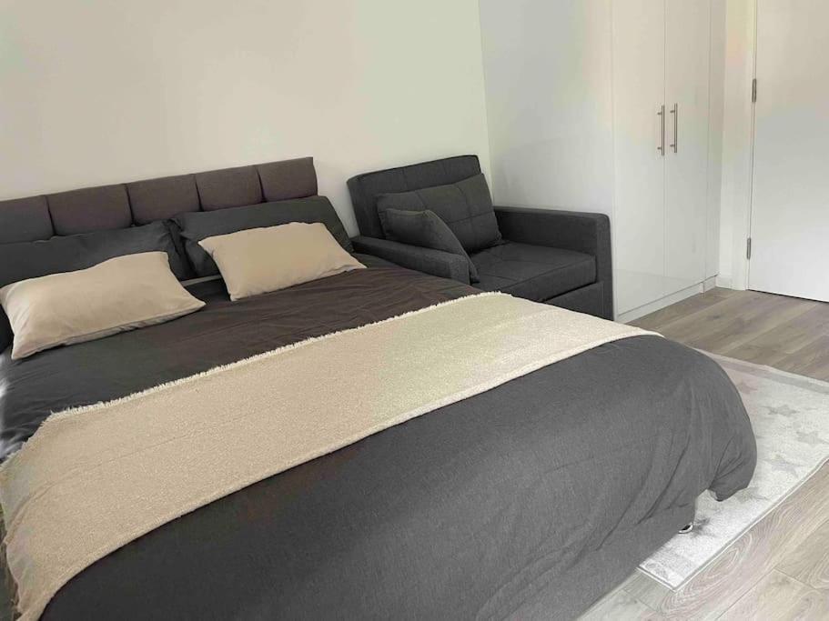 Studio Flat Private Shower Wc And Kitchenette London Exterior foto